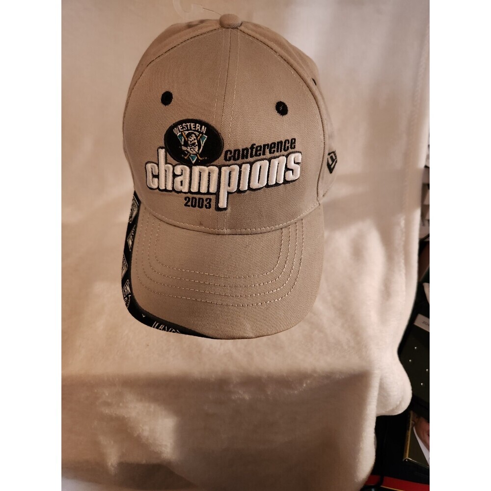 VINTAGE Anaheim Ducks Hat Cap Strapback Gray Adjustable Embroidered NHL Hockey